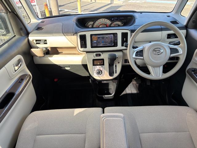 ムーヴキャンバス ＧメイクアップＶＳ　ＳＡＩＩＩ　１４インチフルホイールキャップ　ＬＥＤヘッドランプ　キーフリーシステム　両側パワースライドドア　オートエアコン（プッシュ式）　オートライト　置きラクボックス（12枚目）