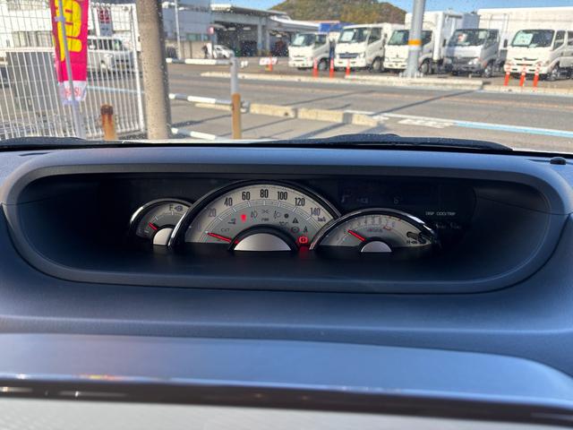 ムーヴキャンバス ＧメイクアップＶＳ　ＳＡＩＩＩ　１４インチフルホイールキャップ　ＬＥＤヘッドランプ　キーフリーシステム　両側パワースライドドア　オートエアコン（プッシュ式）　オートライト　置きラクボックス（23枚目）