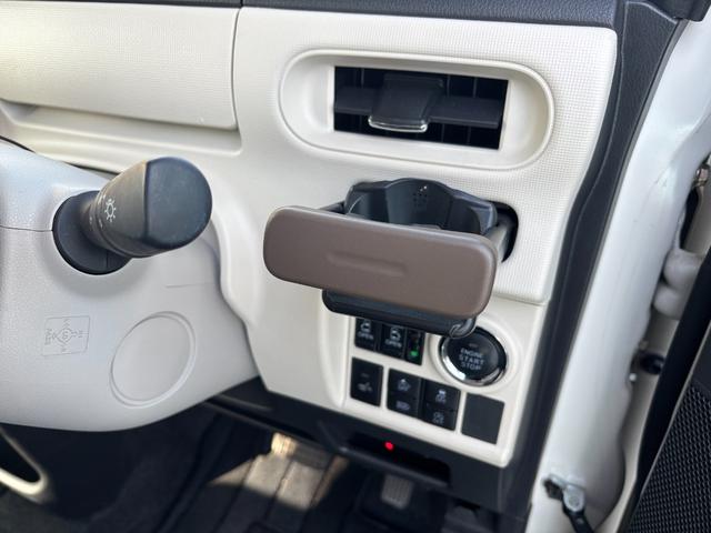 ムーヴキャンバス ＧメイクアップＶＳ　ＳＡＩＩＩ　１４インチフルホイールキャップ　ＬＥＤヘッドランプ　キーフリーシステム　両側パワースライドドア　オートエアコン（プッシュ式）　オートライト　置きラクボックス（27枚目）