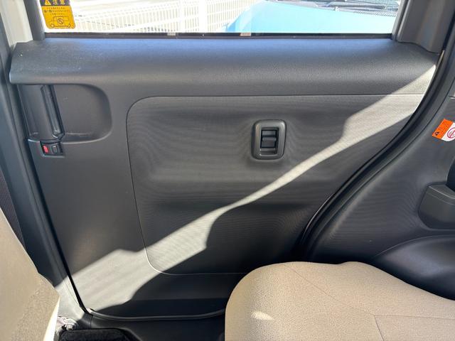 ムーヴキャンバス ＧメイクアップＶＳ　ＳＡＩＩＩ　１４インチフルホイールキャップ　ＬＥＤヘッドランプ　キーフリーシステム　両側パワースライドドア　オートエアコン（プッシュ式）　オートライト　置きラクボックス（39枚目）