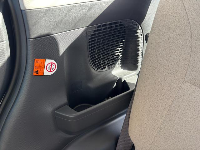 ムーヴキャンバス ＧメイクアップＶＳ　ＳＡＩＩＩ　１４インチフルホイールキャップ　ＬＥＤヘッドランプ　キーフリーシステム　両側パワースライドドア　オートエアコン（プッシュ式）　オートライト　置きラクボックス（40枚目）