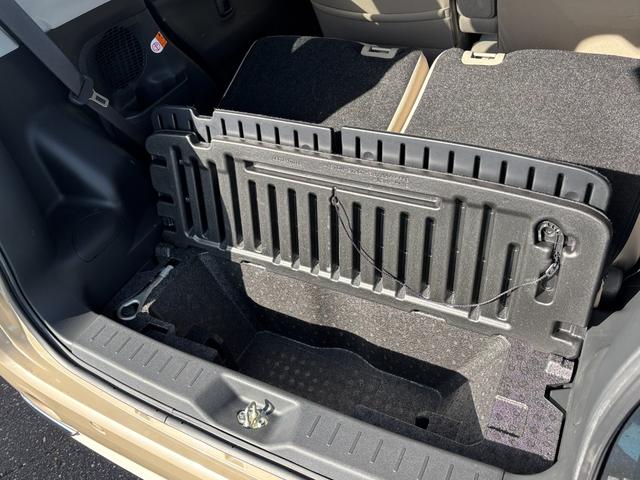 ムーヴキャンバス ＧメイクアップＶＳ　ＳＡＩＩＩ　１４インチフルホイールキャップ　ＬＥＤヘッドランプ　キーフリーシステム　両側パワースライドドア　オートエアコン（プッシュ式）　オートライト　置きラクボックス（44枚目）