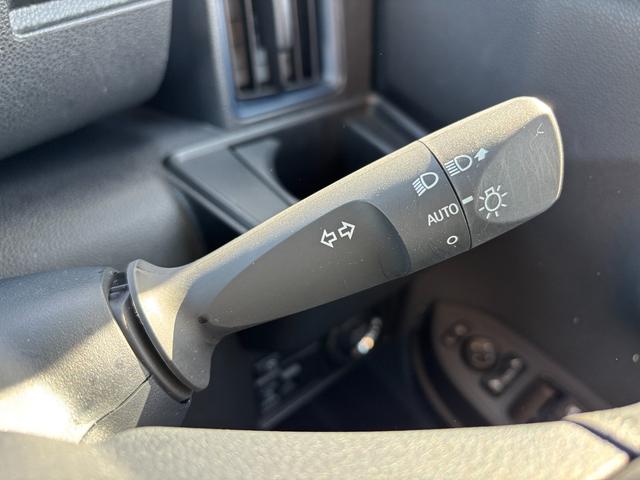 タント Ｘ　１４インチフルホイールキャップ　フルＬＥＤヘッドランプ　オート格納式カラードドアミラー　左側パワースライドドア　ＴＦＴカラーマルチインフォメーションディスプレイ　フルファブリックシート（20枚目）