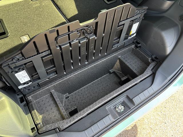 タント Ｘ　１４インチフルホイールキャップ　フルＬＥＤヘッドランプ　オート格納式カラードドアミラー　左側パワースライドドア　ＴＦＴカラーマルチインフォメーションディスプレイ　フルファブリックシート（42枚目）