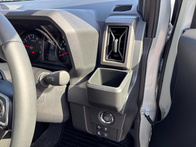 タフト Ｇ　ダーククロムベンチャー　メッキドアアウターハンドル　１５インチアルミホイール　オートレベリング機能付フルＬＥＤヘッドランプ　ＬＥＤフォグランプ　本革巻ステアリングホイール　本革巻インパネセンターシフト（22枚目）