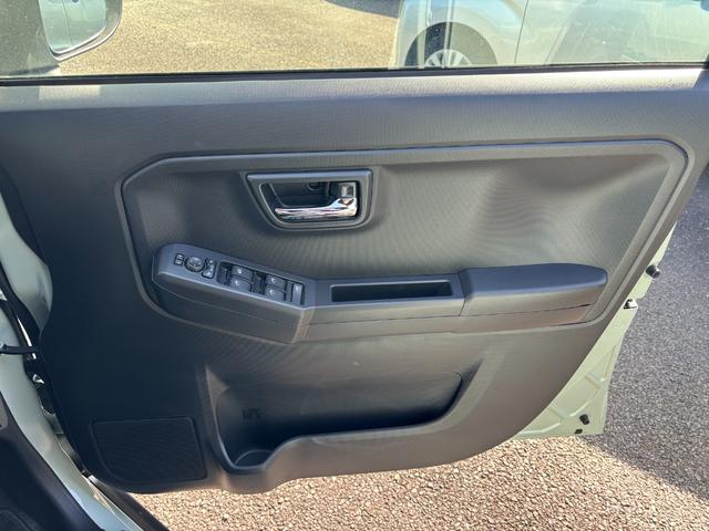 タフト Ｇ　ダーククロムベンチャー　メッキドアアウターハンドル　１５インチアルミホイール　オートレベリング機能付フルＬＥＤヘッドランプ　ＬＥＤフォグランプ　本革巻ステアリングホイール　本革巻インパネセンターシフト（24枚目）