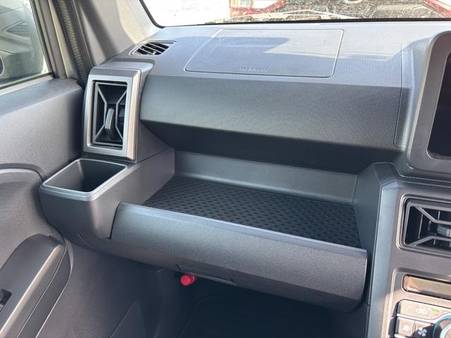 タフト Ｇ　ダーククロムベンチャー　メッキドアアウターハンドル　１５インチアルミホイール　オートレベリング機能付フルＬＥＤヘッドランプ　ＬＥＤフォグランプ　本革巻ステアリングホイール　本革巻インパネセンターシフト（28枚目）