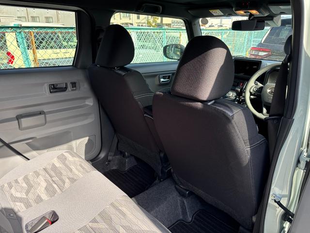 タフト Ｇ　ダーククロムベンチャー　メッキドアアウターハンドル　１５インチアルミホイール　オートレベリング機能付フルＬＥＤヘッドランプ　ＬＥＤフォグランプ　本革巻ステアリングホイール　本革巻インパネセンターシフト（33枚目）