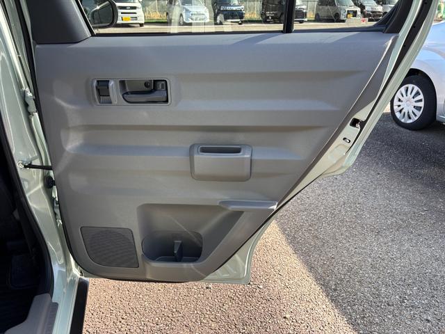 タフト Ｇ　ダーククロムベンチャー　メッキドアアウターハンドル　１５インチアルミホイール　オートレベリング機能付フルＬＥＤヘッドランプ　ＬＥＤフォグランプ　本革巻ステアリングホイール　本革巻インパネセンターシフト（34枚目）