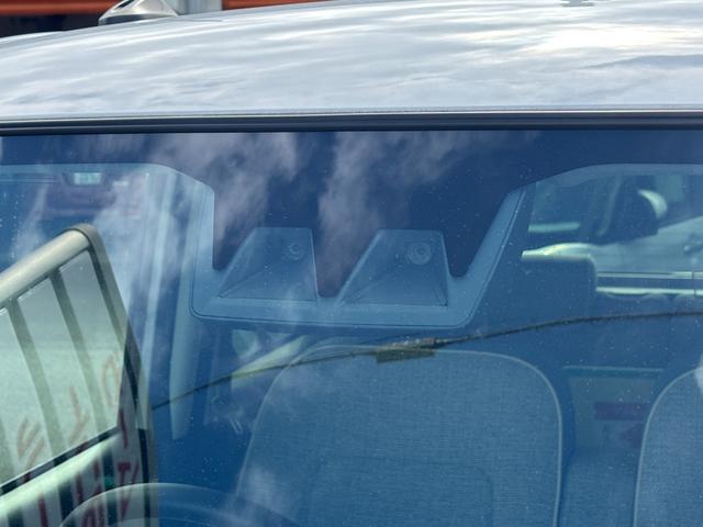 ムーヴキャンバス ストライプスＧ　１４インチフルホイールキャップ　ＬＥＤヘッドランプ　ＬＥＤフォグランプ　ホっとカップホルダー　両側パワースライドドア　キーフリーシステム　プッシュボタンスタート　ＵＶカットガラス（11枚目）