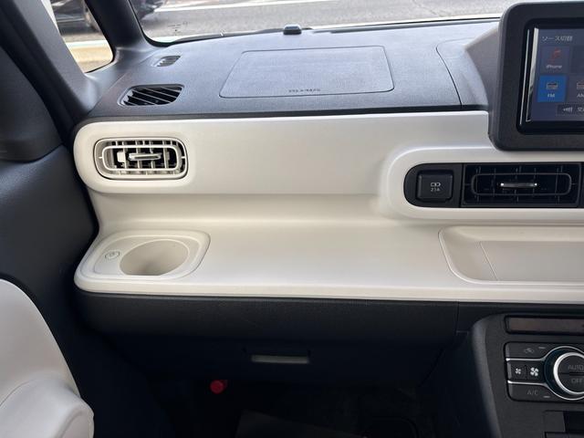 ムーヴキャンバス ストライプスＧ　１４インチフルホイールキャップ　ＬＥＤヘッドランプ　ＬＥＤフォグランプ　ホっとカップホルダー　両側パワースライドドア　キーフリーシステム　プッシュボタンスタート　ＵＶカットガラス（33枚目）