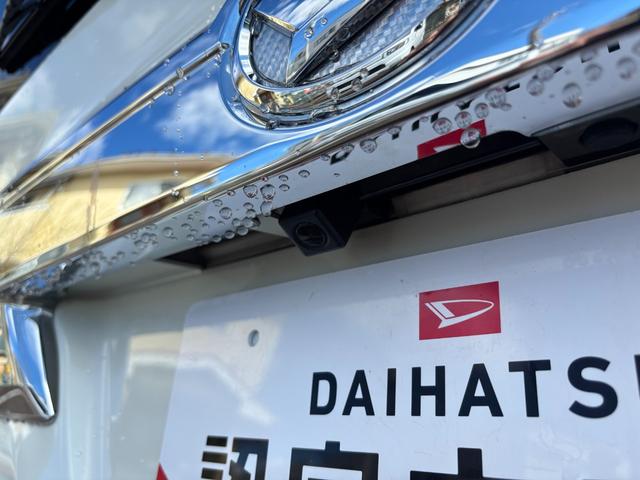 タント カスタムＲＳ　ＳＡ　１５インチアルミホイール　大型エアロバンパー　ＬＥＤヘッドランプ　オート格納式カラードドアミラー　本革巻ステアリングホイール　両側パワースライドドア（12枚目）