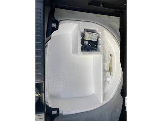 フロンクス １型　２ＷＤ　６ＡＴ　全方位モニターカメラ　ナビ装備　バックカメラ　オートライト　Ｂｌｕｅｔｏｏｔｈ　純正ナビ　プッシュスタート　シートヒーター　オートエアコン　禁煙車　衝突被害軽減システム　横滑り防止機能　衝突安全ボディ　盗難防止システム（44枚目）