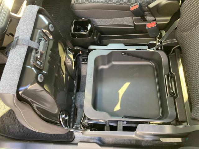 ハスラー ＨＹＢＲＩＤ　Ｘ　２ＷＤ　ＣＶＴ　全方位カメラ　ナビ装備　バックカメラ　オートライト　Ｂｌｕｅｔｏｏｔｈ　純正ナビ　プッシュスタート　シートヒーター　オートエアコン　禁煙車　衝突被害軽減システム　横滑り防止機能　衝突安全ボディ　盗難防止システム（37枚目）