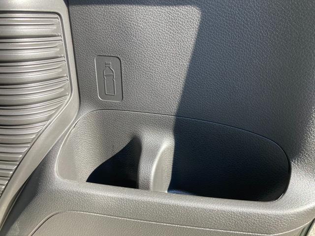 ハスラー ＨＹＢＲＩＤ　Ｘ　２ＷＤ　ＣＶＴ　全方位カメラ　ナビ装備　バックカメラ　オートライト　Ｂｌｕｅｔｏｏｔｈ　純正ナビ　プッシュスタート　シートヒーター　オートエアコン　禁煙車　衝突被害軽減システム　横滑り防止機能　衝突安全ボディ　盗難防止システム（42枚目）