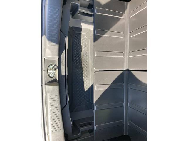 ハスラー ＨＹＢＲＩＤ　Ｘ　２ＷＤ　ＣＶＴ　全方位カメラ　ナビ装備　バックカメラ　オートライト　Ｂｌｕｅｔｏｏｔｈ　純正ナビ　プッシュスタート　シートヒーター　オートエアコン　禁煙車　衝突被害軽減システム　横滑り防止機能　衝突安全ボディ　盗難防止システム（45枚目）