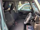 寒い日の車の始動時に快適な運転席および助手席シートヒーターが装備されてます