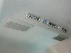 広い室内も、天井にエアコン装備で、快適に過ごせます。 7