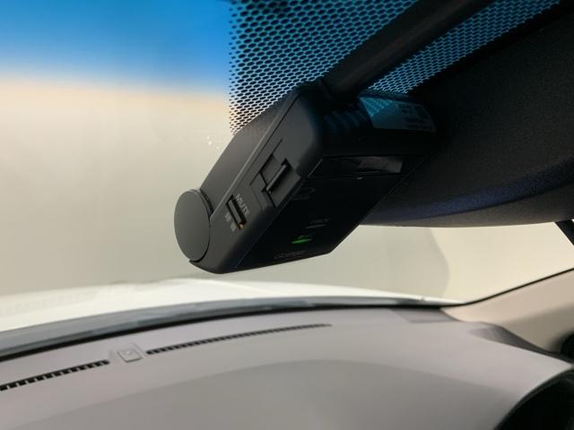 ヴェゼル ハイブリッドＺ・ホンダセンシング　１年保証ナビフルセグＲカメラＤＶＤ　ＶＤＣ　レーダーブレーキ　リアカメラ　１オーナー車　Ｗエアコン　セキュリティアラーム　ＤＶＤ再生可　オートクルーズ　シ－トヒ－タ－　パワーウィンド　スマ－トキ－（12枚目）