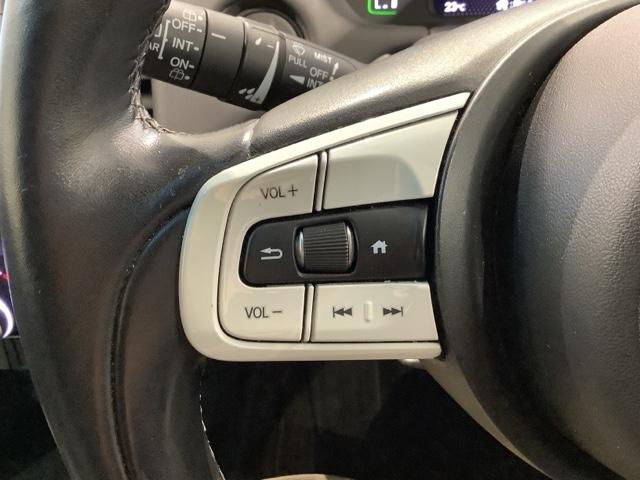 フィット ｅ：ＨＥＶホーム　ＨＳＥＮＳＩＮＧ最長５年保証ワンオ－ナ－　前後誤発進抑制機能　助手席エアバッグ　運転席エアバッグ　１オナ　ＬＥＤライト　ＵＳＢ接続　バックカメラ　ＡＢＳ　サイドエアバッグ　オートクルーズコントロール（9枚目）