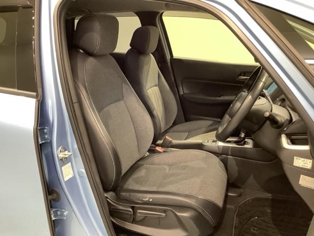 フィット ｅ：ＨＥＶホーム　ＨＳＥＮＳＩＮＧ最長５年保証ワンオ－ナ－　前後誤発進抑制機能　助手席エアバッグ　運転席エアバッグ　１オナ　ＬＥＤライト　ＵＳＢ接続　バックカメラ　ＡＢＳ　サイドエアバッグ　オートクルーズコントロール（17枚目）