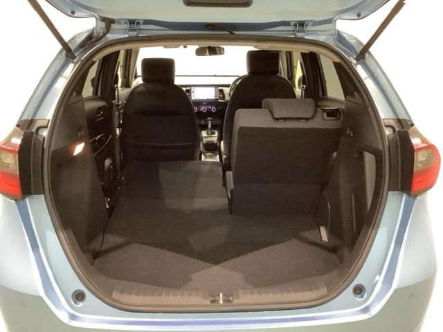 フィット ｅ：ＨＥＶホーム　ＨＳＥＮＳＩＮＧ最長５年保証ワンオ－ナ－　前後誤発進抑制機能　助手席エアバッグ　運転席エアバッグ　１オナ　ＬＥＤライト　ＵＳＢ接続　バックカメラ　ＡＢＳ　サイドエアバッグ　オートクルーズコントロール（33枚目）