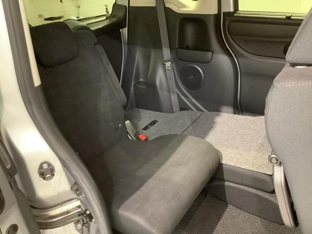 N-BOX GSSパッケージ 1年保証 ワンオ-ナ- TV Rカメラ 音楽機器接続 シ-トヒ-タ- ETC HID 両側電動ドア VSA スマ-トキ- 盗難防止装置 整備記録簿 AAC スペアキ- ドアバイザ- ベンチシ-ト(31枚目)