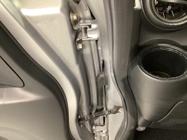 N-BOX GSSパッケージ 1年保証 ワンオ-ナ- TV Rカメラ 音楽機器接続 シ-トヒ-タ- ETC HID 両側電動ドア VSA スマ-トキ- 盗難防止装置 整備記録簿 AAC スペアキ- ドアバイザ- ベンチシ-ト(42枚目)