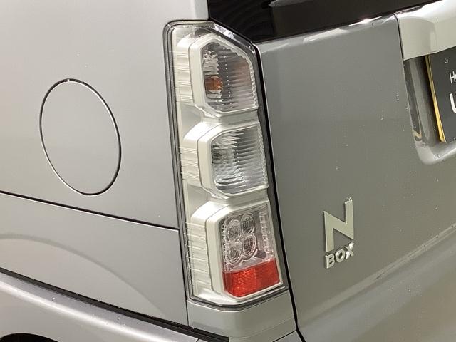 N-BOX GSSパッケージ 1年保証 ワンオ-ナ- TV Rカメラ 音楽機器接続 シ-トヒ-タ- ETC HID 両側電動ドア VSA スマ-トキ- 盗難防止装置 整備記録簿 AAC スペアキ- ドアバイザ- ベンチシ-ト(45枚目)