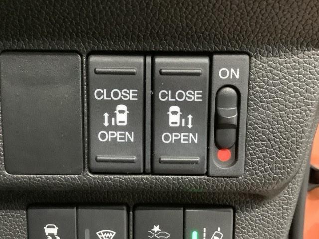 フリード G・ホンダセンシング 最長5年保証 ワンオーナ- ナビVXM-207VFNI TV Rカメラ CD録音 BTオーディオ DVD ドラレコ ETC LEDライト VSA シ-トヒ-タ- 両側電動ドア クルコン アルミ Fセグ(14枚目)