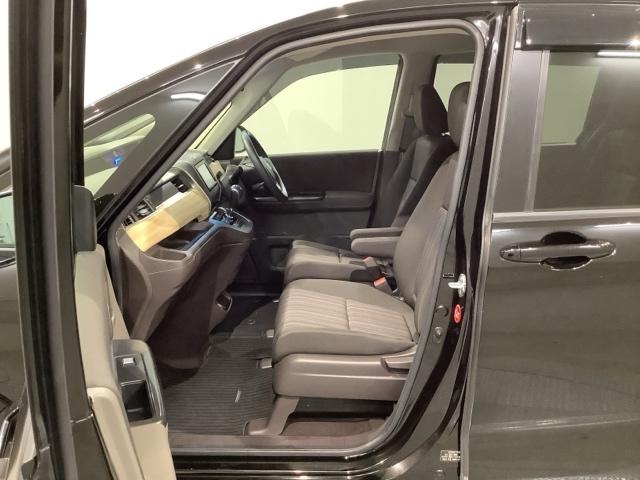 フリード Ｇ・ホンダセンシング　最長５年保証　ワンオ－ナ－　ナビＶＸＭ－１９５ＶＦｉ　ＴＶ　Ｒカメラ　ＣＤ録音　ＢＴオ－ディオ　ＤＶＤ　Ｒモニタ－　ＥＴＣ　ＬＥＤライト　両側電動ドア　ＶＳＡ　クルコン　スマ－トキ－　スペアキ－ＡＡＣ（32枚目）