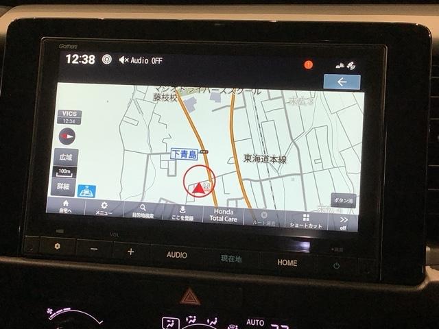 フィット ｅ：ＨＥＶＲＳ　Ｈ　ＳＥＮＳＩＮＧ　新車保証　試乗車　ワンオ－ナ－　ナビＶＸＭ－２４５ＺＦＥｉ　ＴＶ　Ｒカメラ　ＢＴオ－ディオ　ＥＴＣ　ＬＥＤライト　ＶＳＡ　クルコン　アルミ　スマ－トキ－　スペアキ－　盗難防止装置（6枚目）