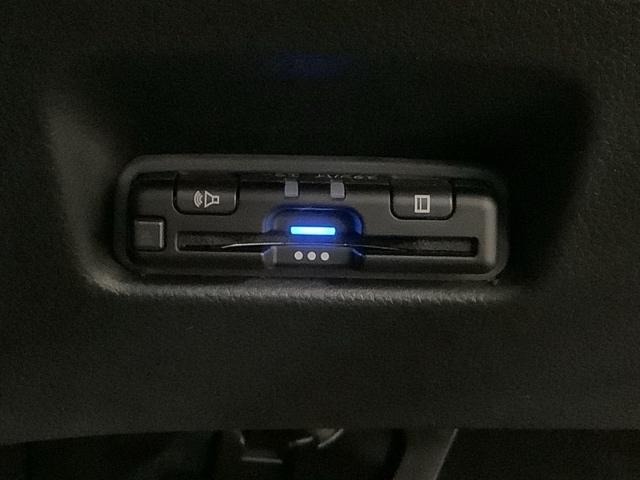 フィット ｅ：ＨＥＶＲＳ　Ｈ　ＳＥＮＳＩＮＧ　新車保証　試乗車　ワンオ－ナ－　ナビＶＸＭ－２４５ＺＦＥｉ　ＴＶ　Ｒカメラ　ＢＴオ－ディオ　ＥＴＣ　ＬＥＤライト　ＶＳＡ　クルコン　アルミ　スマ－トキ－　スペアキ－　盗難防止装置（12枚目）