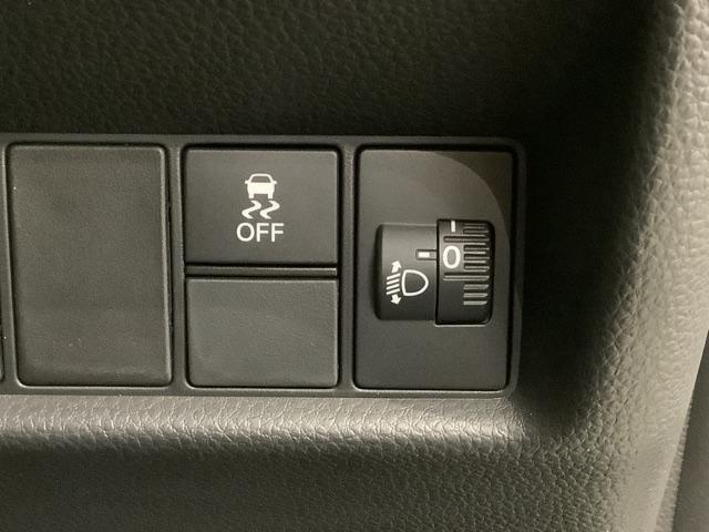 フィット ｅ：ＨＥＶＲＳ　Ｈ　ＳＥＮＳＩＮＧ　新車保証　試乗車　ワンオ－ナ－　ナビＶＸＭ－２４５ＺＦＥｉ　ＴＶ　Ｒカメラ　ＢＴオ－ディオ　ＥＴＣ　ＬＥＤライト　ＶＳＡ　クルコン　アルミ　スマ－トキ－　スペアキ－　盗難防止装置（13枚目）