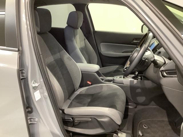 フィット ｅ：ＨＥＶＲＳ　Ｈ　ＳＥＮＳＩＮＧ　新車保証　試乗車　ワンオ－ナ－　ナビＶＸＭ－２４５ＺＦＥｉ　ＴＶ　Ｒカメラ　ＢＴオ－ディオ　ＥＴＣ　ＬＥＤライト　ＶＳＡ　クルコン　アルミ　スマ－トキ－　スペアキ－　盗難防止装置（17枚目）