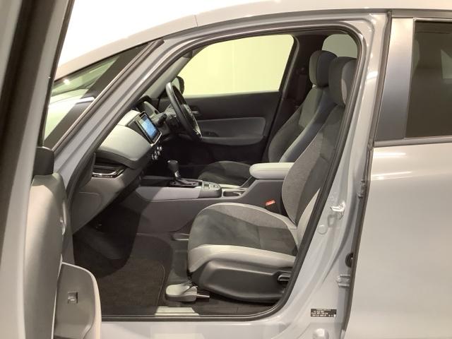 フィット ｅ：ＨＥＶＲＳ　Ｈ　ＳＥＮＳＩＮＧ　新車保証　試乗車　ワンオ－ナ－　ナビＶＸＭ－２４５ＺＦＥｉ　ＴＶ　Ｒカメラ　ＢＴオ－ディオ　ＥＴＣ　ＬＥＤライト　ＶＳＡ　クルコン　アルミ　スマ－トキ－　スペアキ－　盗難防止装置（31枚目）