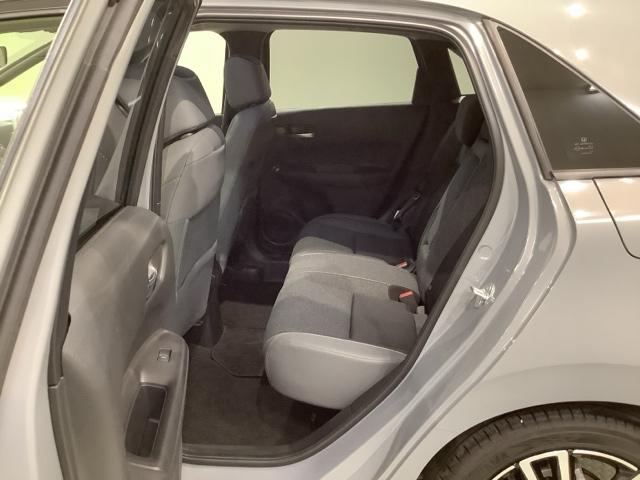 フィット ｅ：ＨＥＶＲＳ　Ｈ　ＳＥＮＳＩＮＧ　新車保証　試乗車　ワンオ－ナ－　ナビＶＸＭ－２４５ＺＦＥｉ　ＴＶ　Ｒカメラ　ＢＴオ－ディオ　ＥＴＣ　ＬＥＤライト　ＶＳＡ　クルコン　アルミ　スマ－トキ－　スペアキ－　盗難防止装置（32枚目）