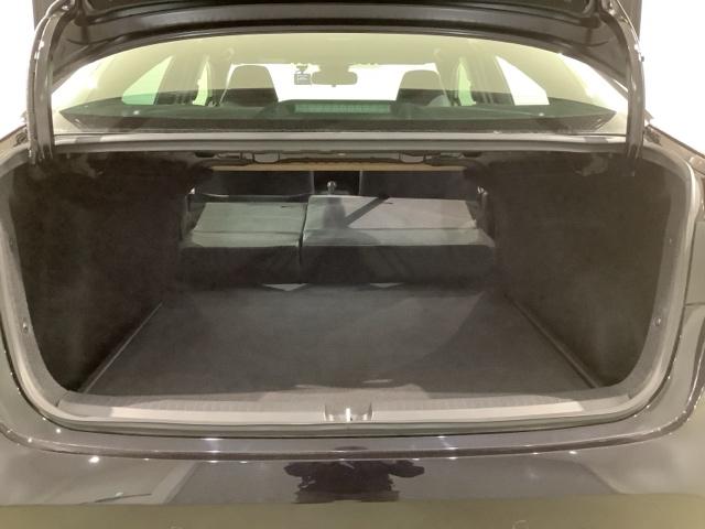 �g�����N�X�y�[�X�́A���A�V�[�g�̔w�������|���Β����m�����邱�Ƃ��\�ł���I