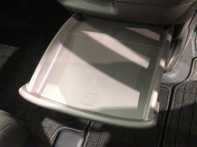 フリード Ｇ・ホンダセンシング　最長５年保証　ワンオ－ナ－　ナビＶＸＭ－２１４ＶＦｉ　ＴＶ　Ｒカメラ　ＣＤ録音　ＢＴオ－ディオ　ＤＶＤ　ＥＴＣ　ＬＥＤライト　両側電動ドア　ＶＳＡ　シ－トヒ－タ－　クルコン　スマ－トキ－　盗難防止装置（28枚目）