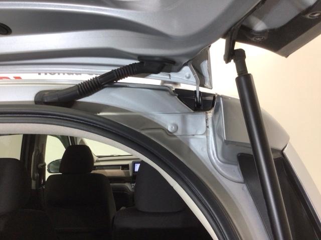 フリード Ｇ・ホンダセンシング　最長５年保証　ワンオ－ナ－　ナビＶＸＭ－２１４ＶＦｉ　ＴＶ　Ｒカメラ　ＣＤ録音　ＢＴオ－ディオ　ＤＶＤ　ＥＴＣ　ＬＥＤライト　両側電動ドア　ＶＳＡ　シ－トヒ－タ－　クルコン　スマ－トキ－　盗難防止装置（39枚目）