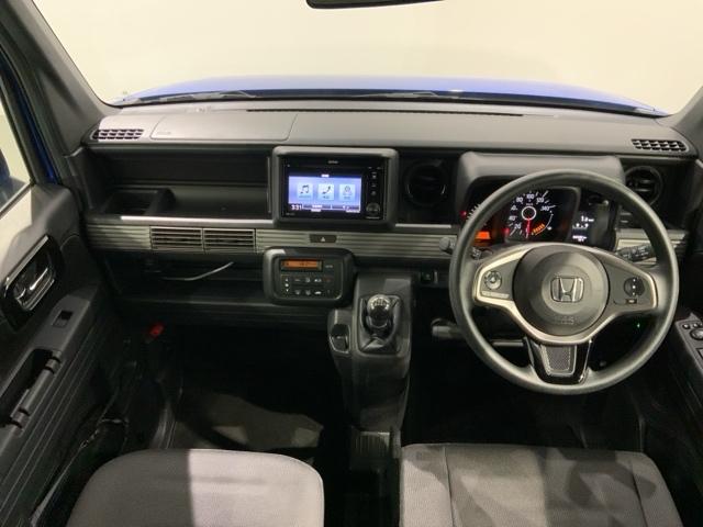 �g���₷�����C�A�E�g�̃_�b�V���{�[�h���ӂł��B�I�[�g�G�A�R���⏬������ȂǊ��������������ڂł��B