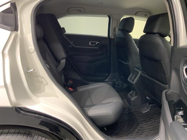 ヴェゼル ｅ：ＨＥＶＺ　Ｈ　ＳＥＮＳＩＮＧ　最長５年保証　ワンオ－ナ－　ナビＶＸＵ－２１５ＶＺｉ　ＴＶ　Ｒカメラ　ＣＤ録音　ＢＴオ－ディオＤＶＤ　ＥＴＣ　ＬＥＤライト　ＶＳＡ　シ－トヒ－タ－　アルミ　スマ－トキ－　スペアキ－（32枚目）