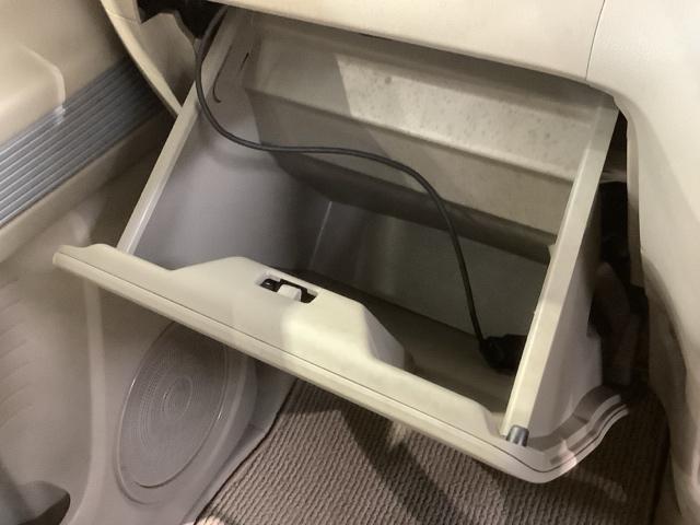 ���Ǝ҂ɂē��O���̃N���[�j���O�����{���Ă���܂��I