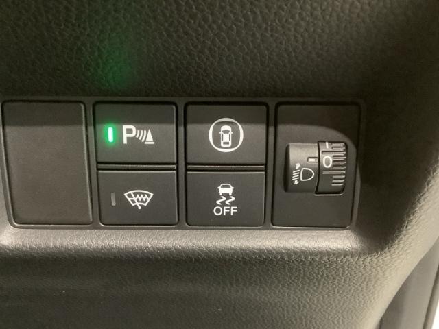 フィット ｅ：ＨＥＶリュクス　Ｈ　ＳＥＮＳＩＮＧ　最長５年保証　ワンオ－ナ－　ナビＶＸＵ－２０５ＦＴｉ　ＴＶ　Ｒカメラ　ＣＤ録音　ＢＴオ－ディオ　ＤＶＤ　ＥＴＣ　ＬＥＤライト　ＶＳＡ　シ－トヒ－タ－　クルコン　アルミ　スマ－トキ－（13枚目）