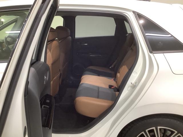 フィット ｅ：ＨＥＶリュクス　Ｈ　ＳＥＮＳＩＮＧ　最長５年保証　ワンオ－ナ－　ナビＶＸＵ－２０５ＦＴｉ　ＴＶ　Ｒカメラ　ＣＤ録音　ＢＴオ－ディオ　ＤＶＤ　ＥＴＣ　ＬＥＤライト　ＶＳＡ　シ－トヒ－タ－　クルコン　アルミ　スマ－トキ－（32枚目）