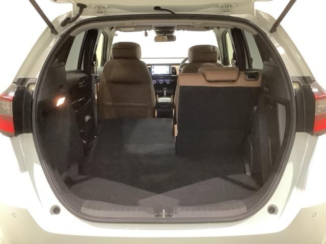 フィット ｅ：ＨＥＶリュクス　Ｈ　ＳＥＮＳＩＮＧ　最長５年保証　ワンオ－ナ－　ナビＶＸＵ－２０５ＦＴｉ　ＴＶ　Ｒカメラ　ＣＤ録音　ＢＴオ－ディオ　ＤＶＤ　ＥＴＣ　ＬＥＤライト　ＶＳＡ　シ－トヒ－タ－　クルコン　アルミ　スマ－トキ－（39枚目）