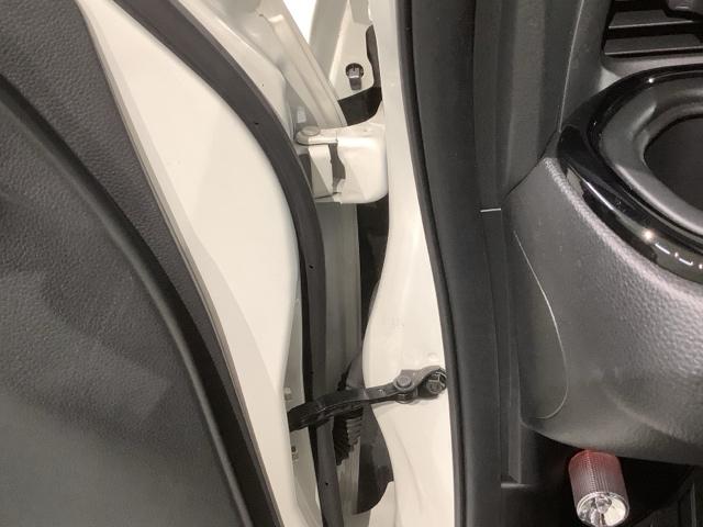 フィット ｅ：ＨＥＶリュクス　Ｈ　ＳＥＮＳＩＮＧ　最長５年保証　ワンオ－ナ－　ナビＶＸＵ－２０５ＦＴｉ　ＴＶ　Ｒカメラ　ＣＤ録音　ＢＴオ－ディオ　ＤＶＤ　ＥＴＣ　ＬＥＤライト　ＶＳＡ　シ－トヒ－タ－　クルコン　アルミ　スマ－トキ－（42枚目）