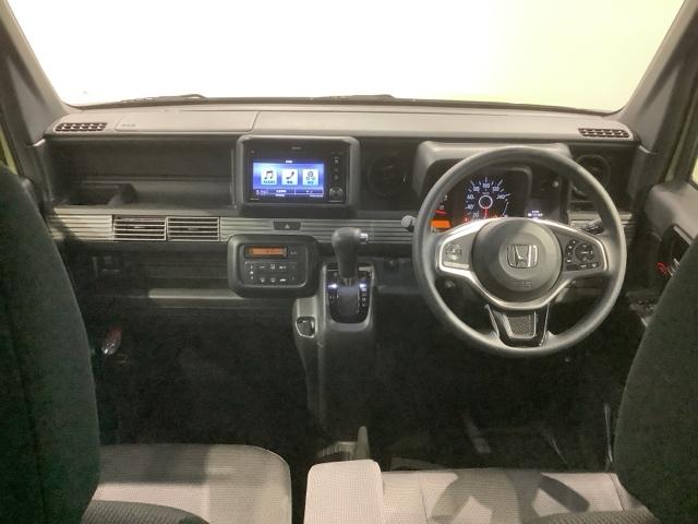 �g���₷�����C�A�E�g�̃_�b�V���{�[�h���ӂł��B�I�[�g�G�A�R���⏬������ȂǊ��������������ڂł��B