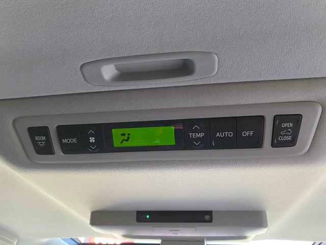 アルファード ２４０Ｓ　タイプゴールドＩＩ　タイヤ新品交換　ＥＴＣ　バックカメラ　ナビ　ＴＶ　クリアランスソナー　オートクルーズコントロール　両側電動スライドドア　ＨＩＤ　サンルーフ　電動リアゲート　スマートキー　電動格納ミラー　後席モニター（10枚目）