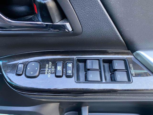 アルファード ２４０Ｓ　タイプゴールドＩＩ　タイヤ新品交換　ＥＴＣ　バックカメラ　ナビ　ＴＶ　クリアランスソナー　オートクルーズコントロール　両側電動スライドドア　ＨＩＤ　サンルーフ　電動リアゲート　スマートキー　電動格納ミラー　後席モニター（36枚目）
